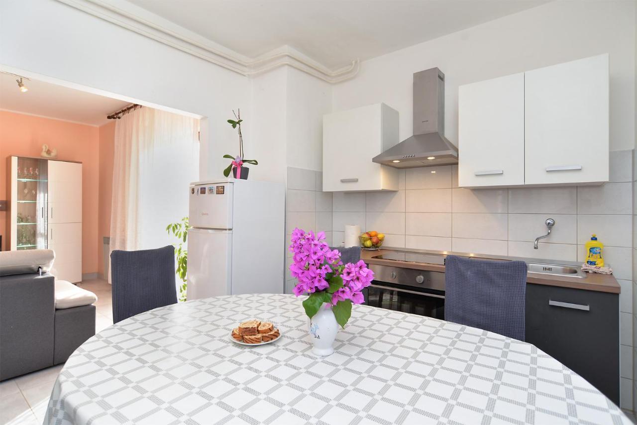 Apartments Danijel 1956 プーラ エクステリア 写真